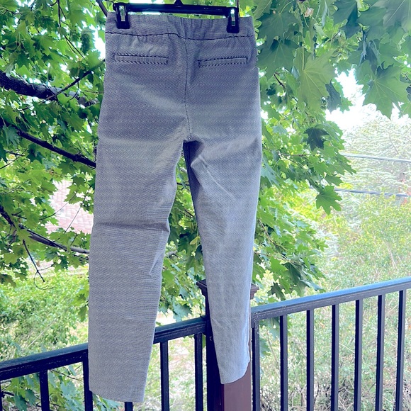 Adrienne Vittadini mid-rise stretch black and white pants size 10 - Picture 2 of 3